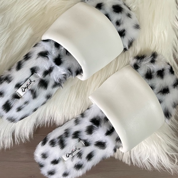 White Fluff Slide with Polka Dot Fur Slipper or Sandal - Picture 5 of 9